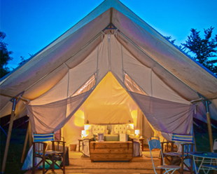 hotel-entrance-tents